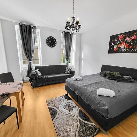 Elegant Three-Bedroom Suite Vienna Luaran gambar